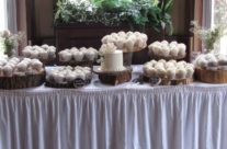 Elegant wedding cupcakes in Muskoka
