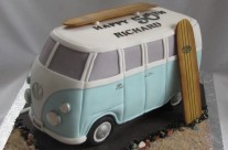VW camper/ surfboard cake