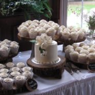 Wedding white cupcakes in Muskoka