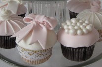 pink pearls cupcake