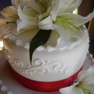 Asiatic lilies wedding cake